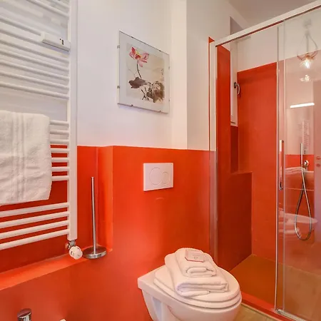 Paradiso - In Out 300m - Happy *