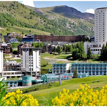 Paradiso - In Out 300m - Happy *